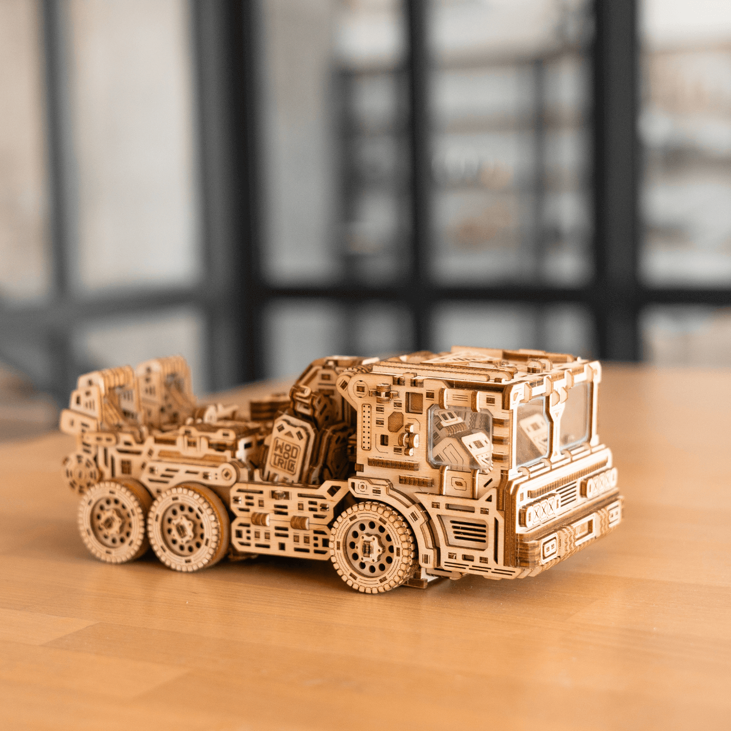 magicholz-timbertron-ultima-transformer-holzmodell-roboter-truck-1200-teile image 3