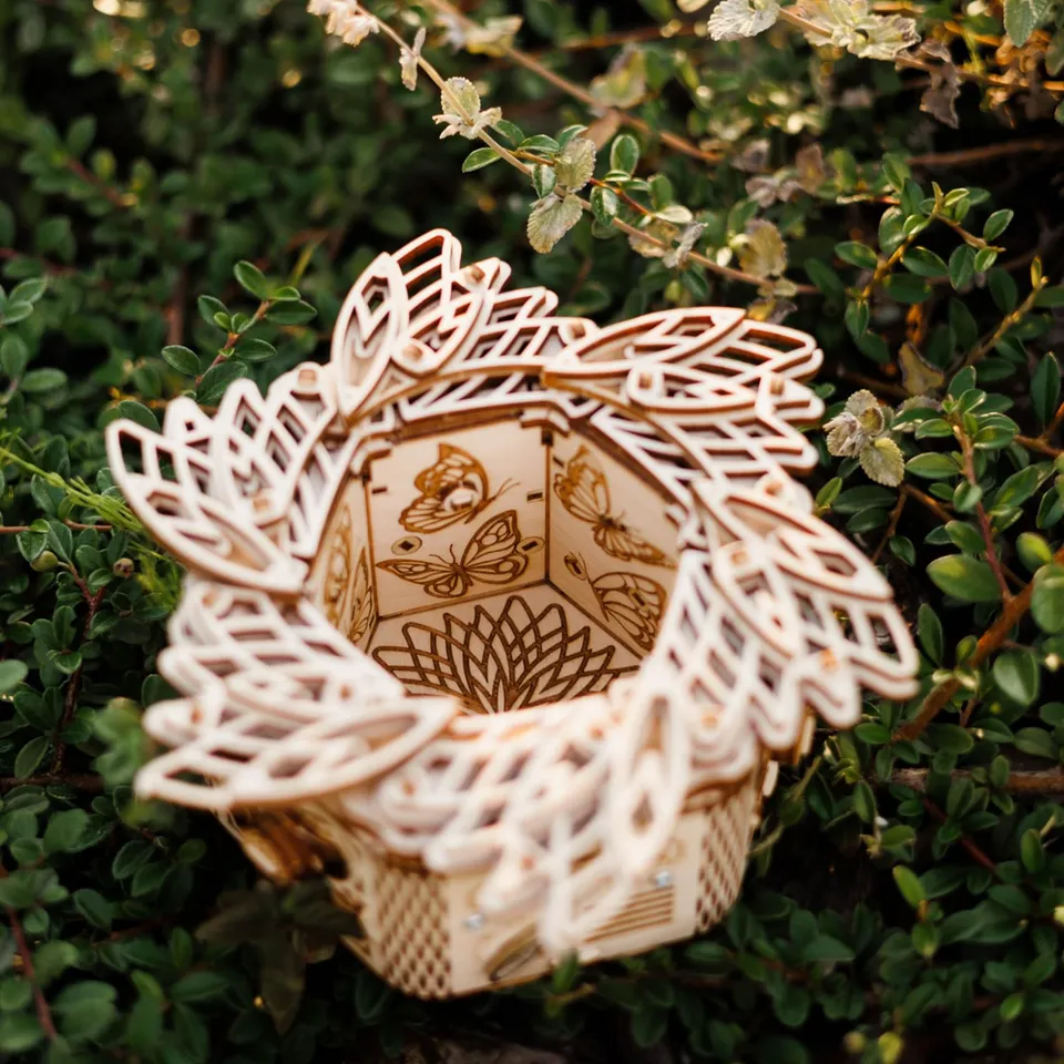 magicholz-mysteri-se-blume-schmuckk-stchen-spieluhr-holz image 1