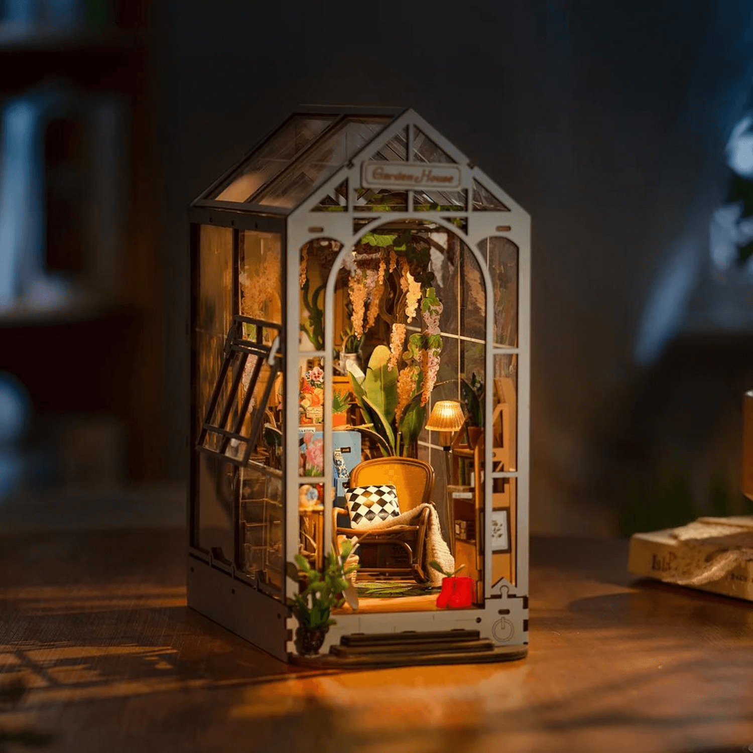 magicholz-rolife-gartenhaus-miniaturhaus-bausatz-mit-licht image 2