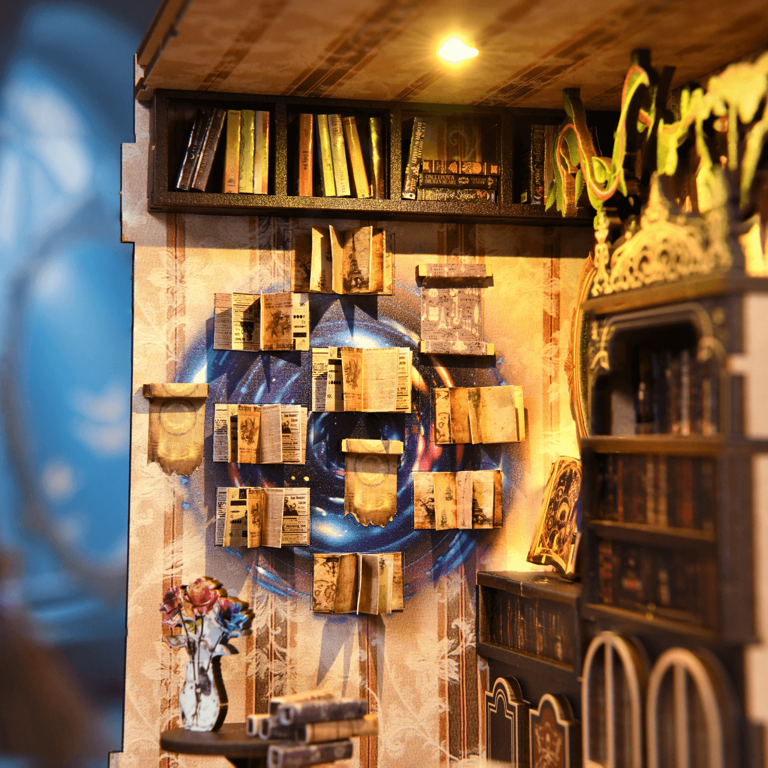 magicholz-book-nook-magic-book-of-spells-miniatur-mit-led image 3