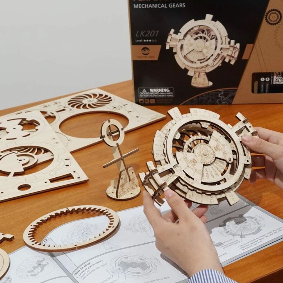 magicholz-mechanischer-bausatz-ewiger-kalender-2019-2040 image 2