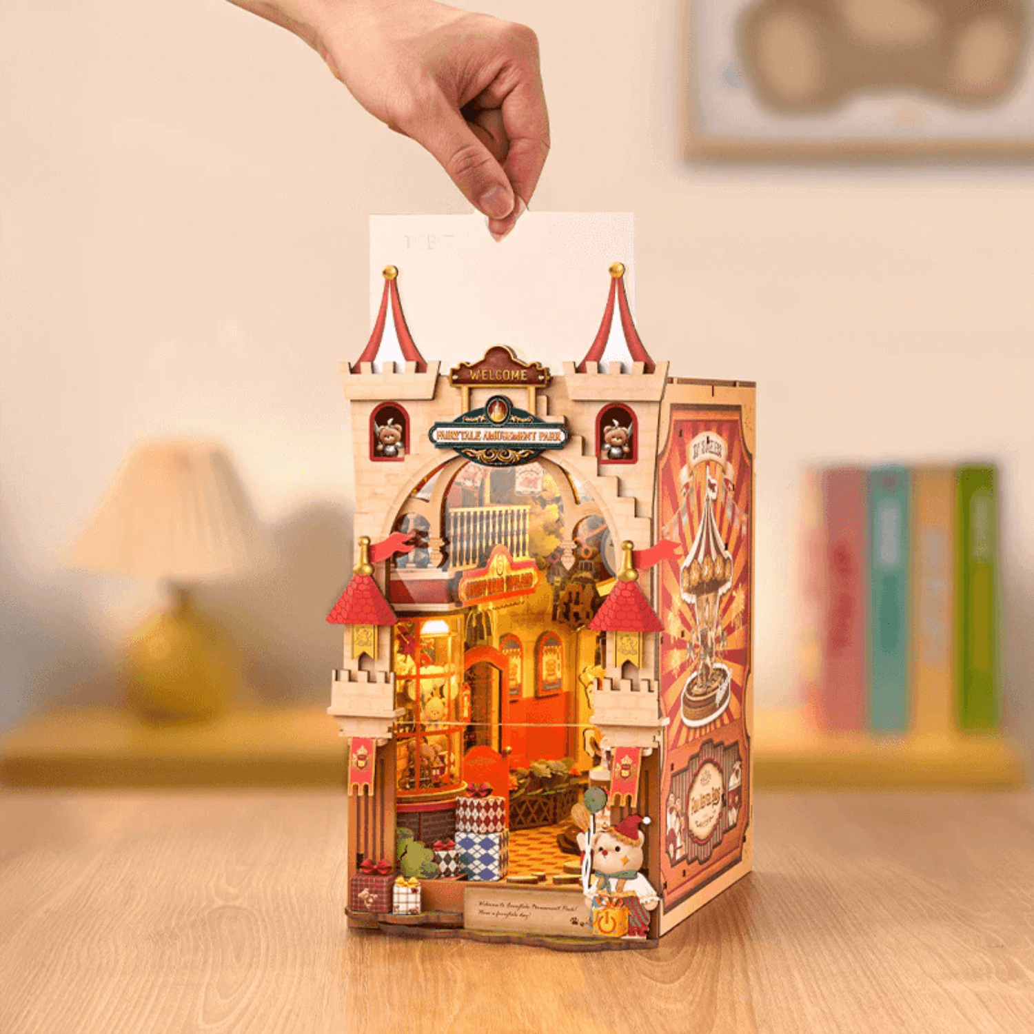 magicholz-book-nook-fairytale-amusement-park-jahrmarkt-mit-licht image 2