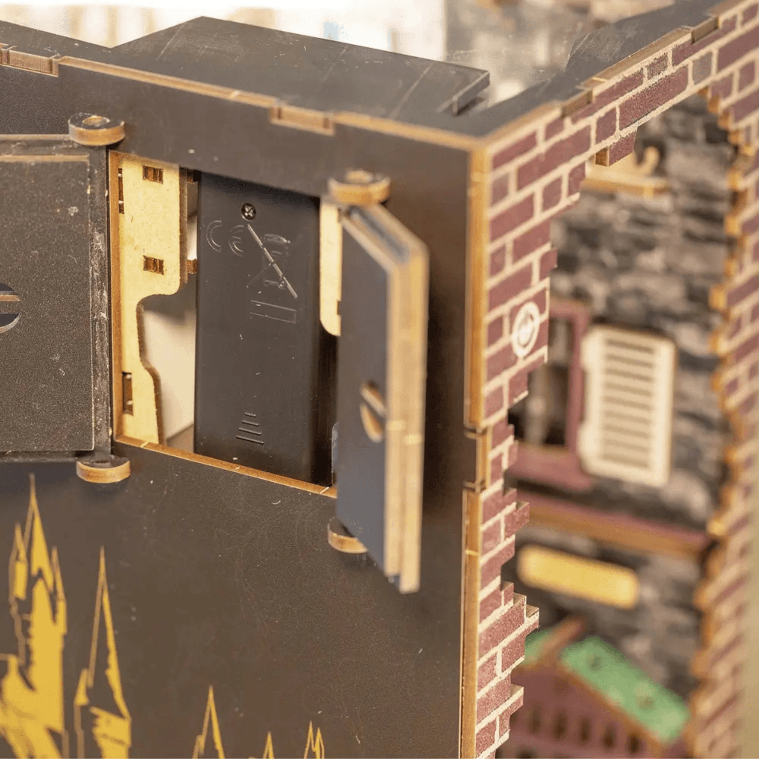 magicholz-3d-puzzle-harry-potter-winkelgasse-book-nook-mit-licht image 6