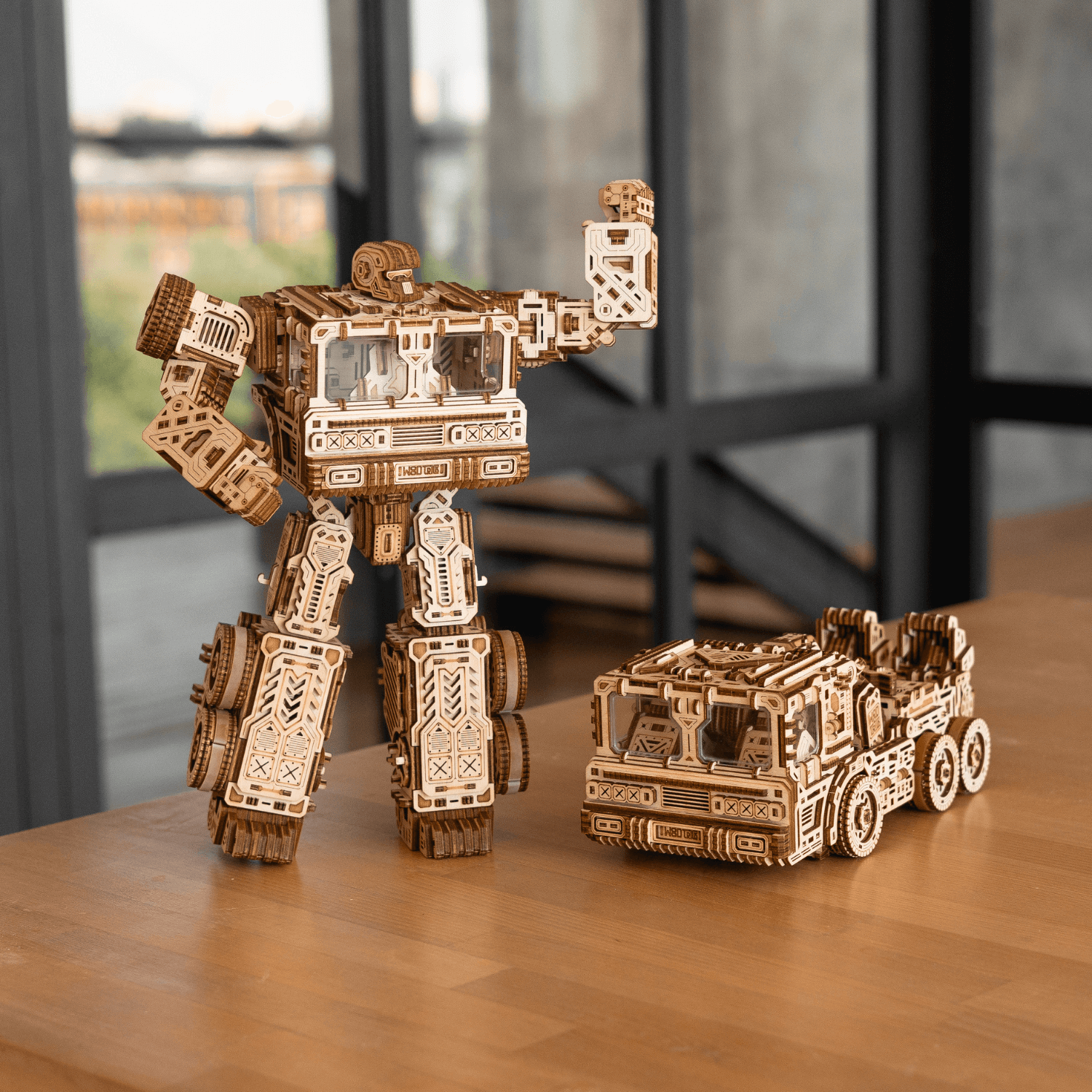 magicholz-timbertron-ultima-transformer-holzmodell-roboter-truck-1200-teile image 1