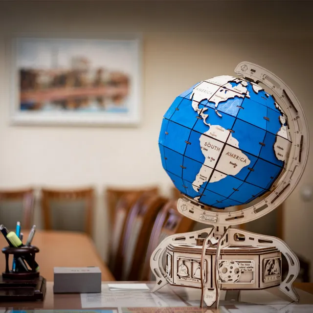 magicholz-mechanischer-bausatz-the-globe-globus-holzmodell image 1