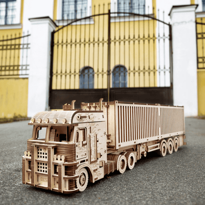 magicholz-mechanischer-bausatz-road-king-lkw-mit-auflieger-holz image 4