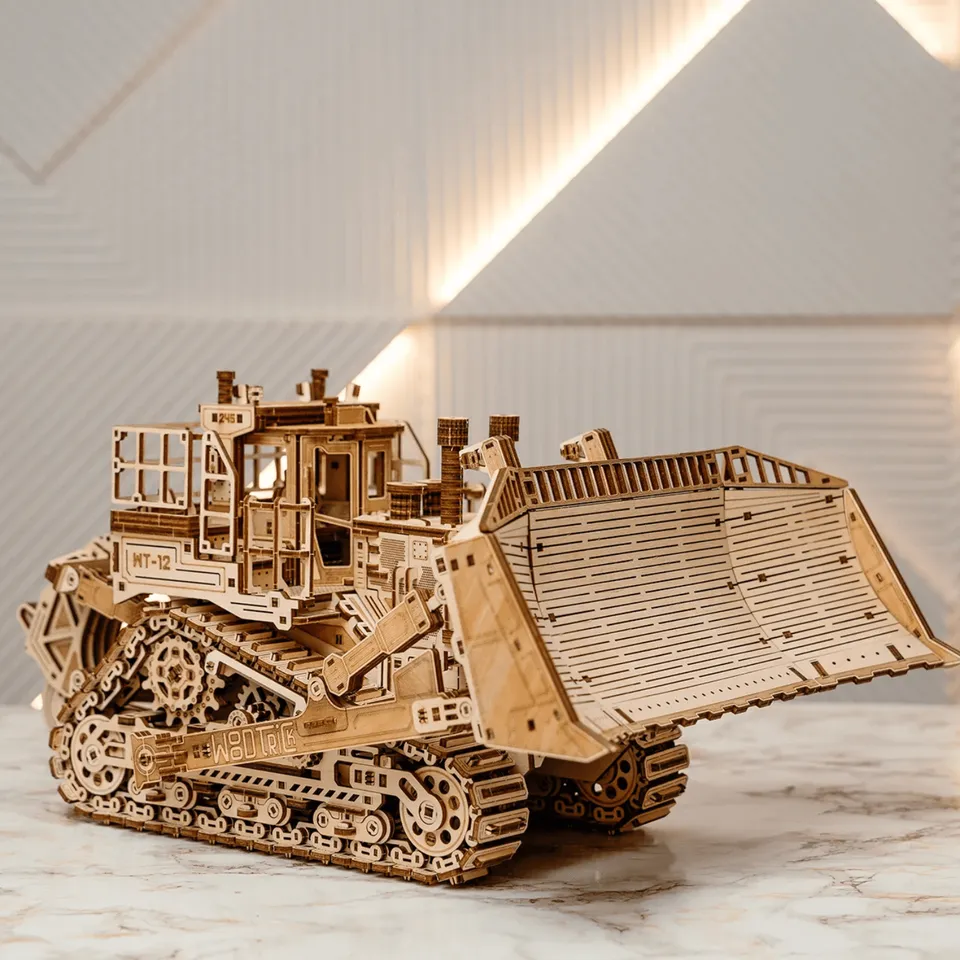 magicholz-terrain-titan-bulldozer-holzbausatz-1715-teile image 1