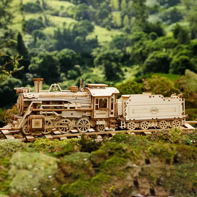 magicholz-mechanischer-bausatz-lokomotive-3d-1-80-standmodell image 1