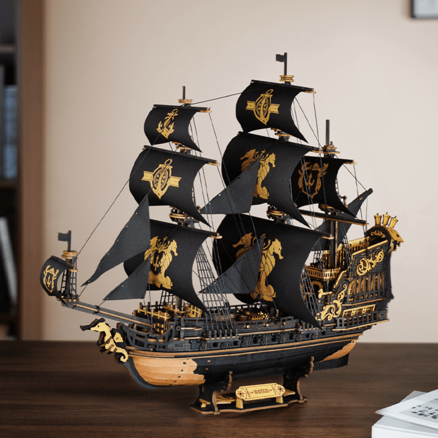 magicholz-mechanischer-bausatz-seahorse-barque-piratenschiff-holz image 1