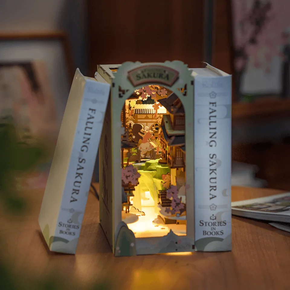 magicholz-falling-sakura-miniaturhaus-diorama-sakura-nacht image 1