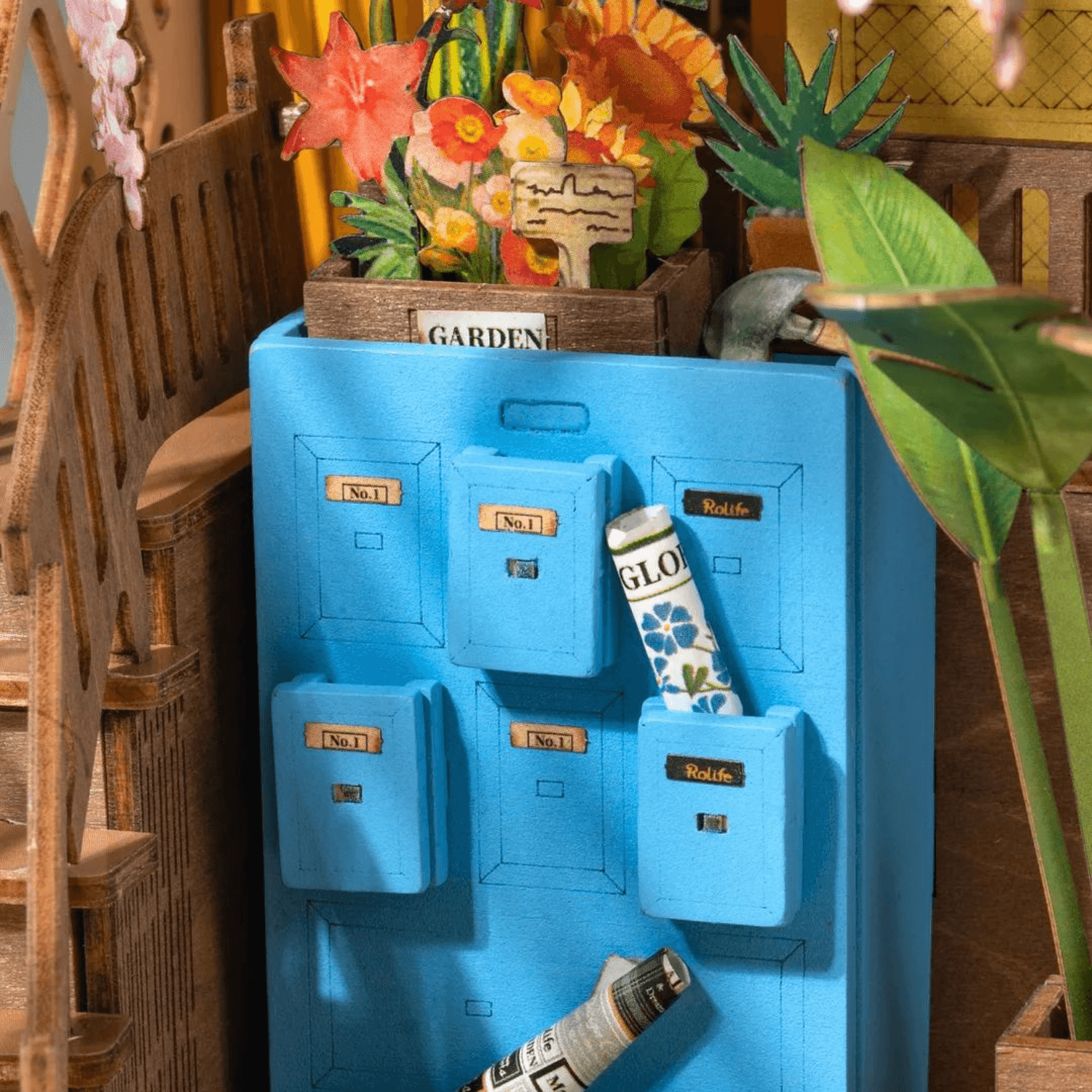 magicholz-rolife-gartenhaus-miniaturhaus-bausatz-mit-licht image 7