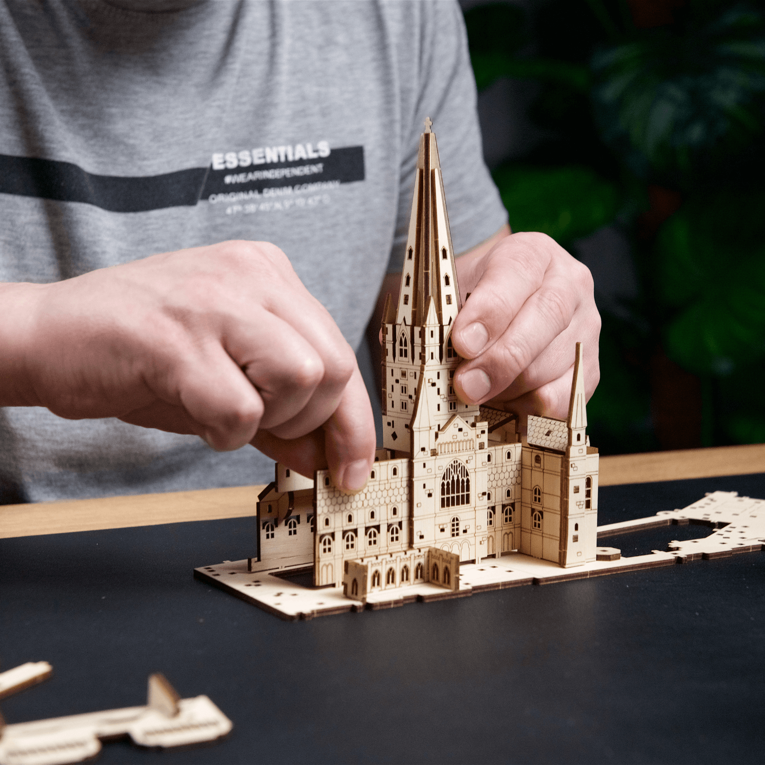 magicholz-schloss-hogwarts-starter-kit-holzpuzzle-werkzeug image 8