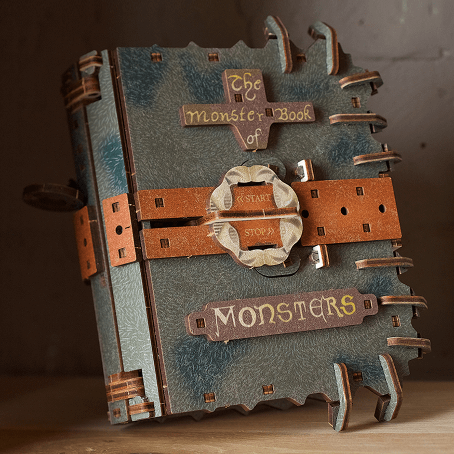 magicholz-mechanischer-bausatz-monsterbuch-harry-potter-holzmodell image 1