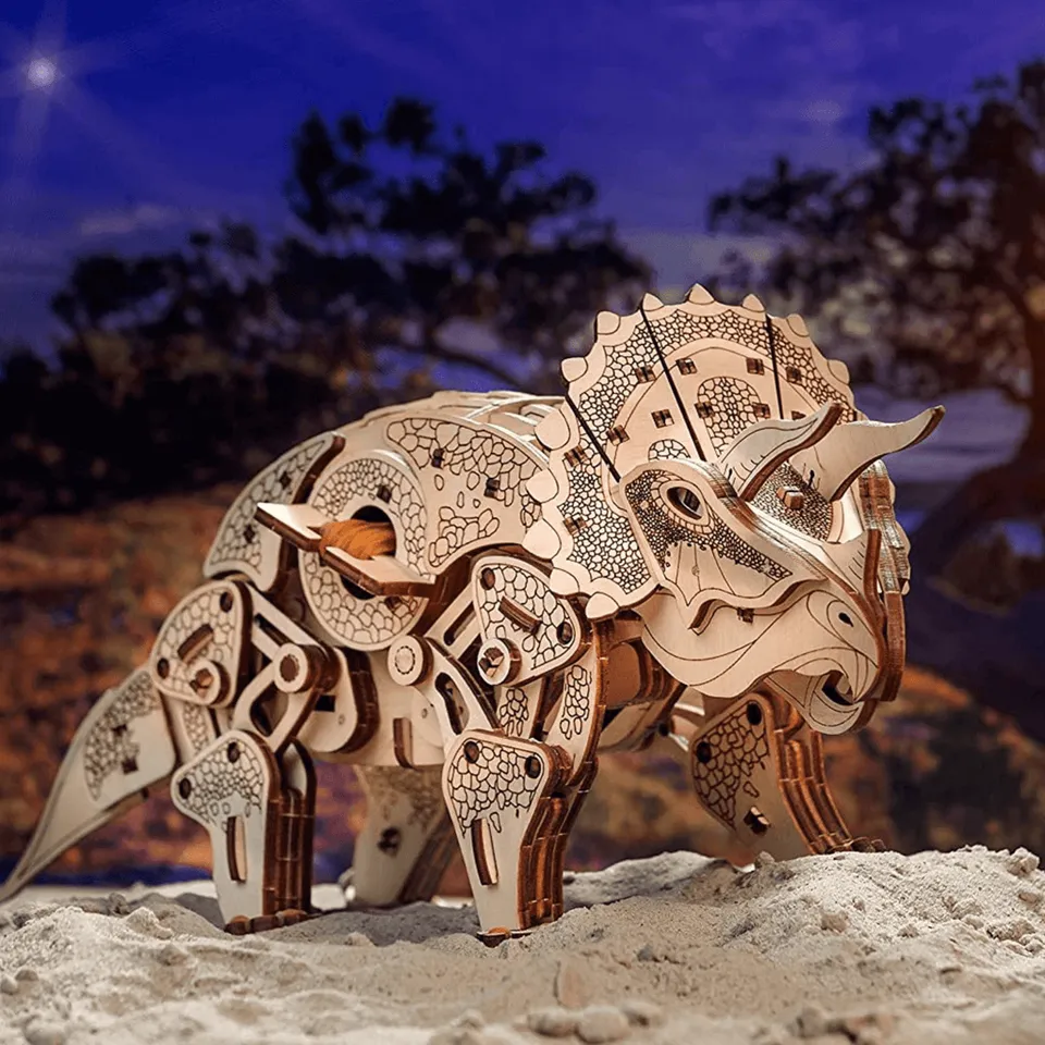 magicholz-triceratops-dinosaurier-holzbausatz-mit-motor image 1