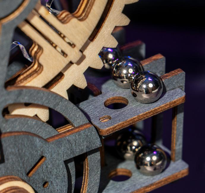 magicholz-mechanischer-bausatz-night-city-2-0-murmelbahn-holz image 4
