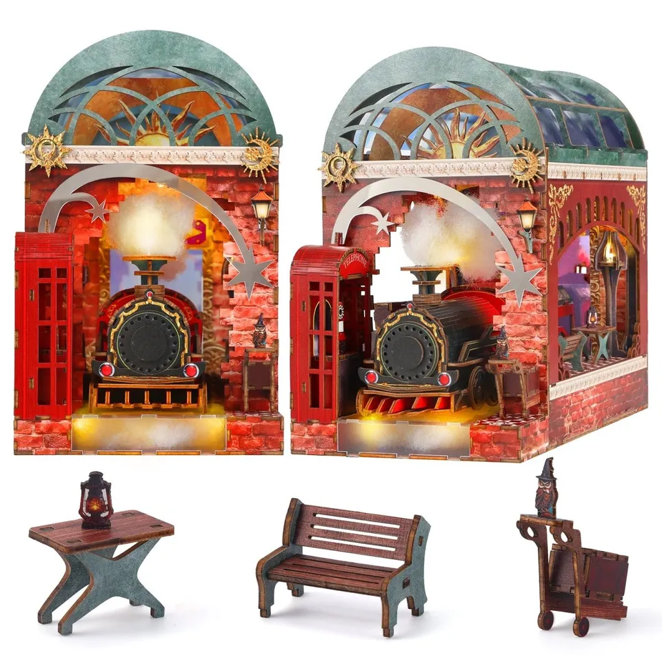 kaayee-book-nook-kit-enchanted-express-booknook-zug-mit-licht image 1