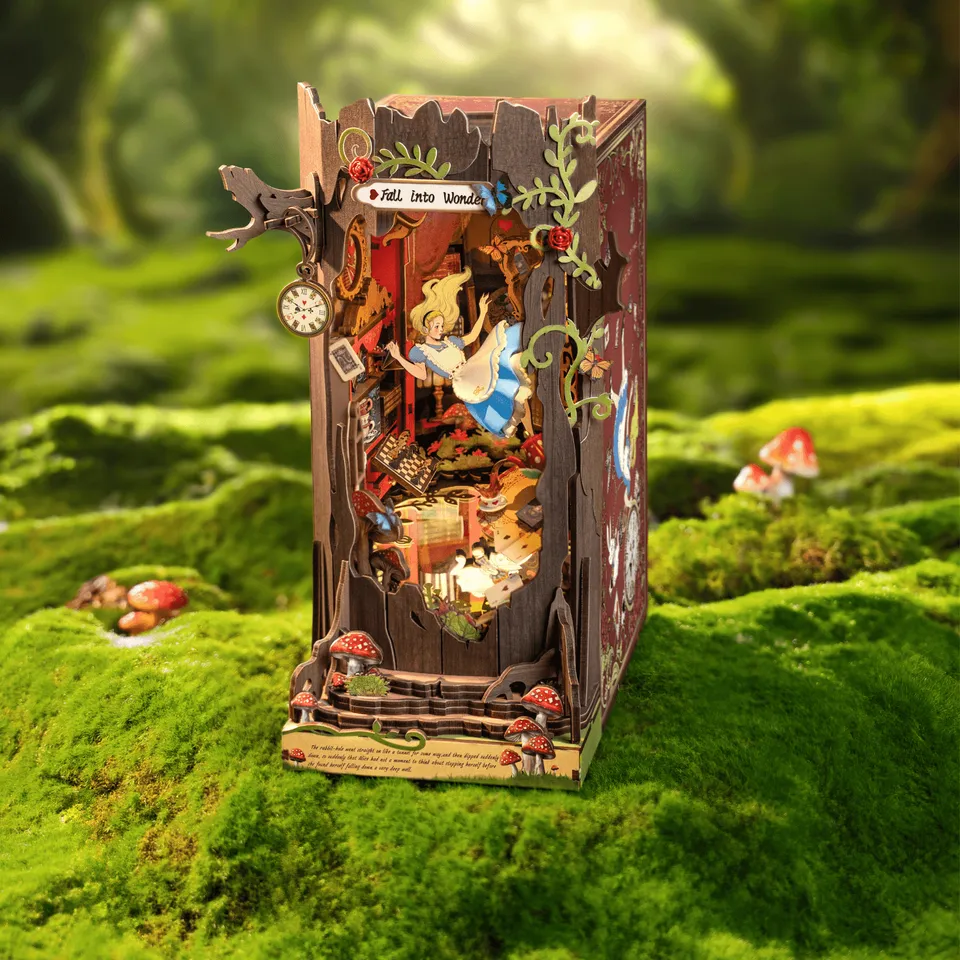 magicholz-alice-adventure-book-nook-led-b-cherecke-holzbausatz image 1