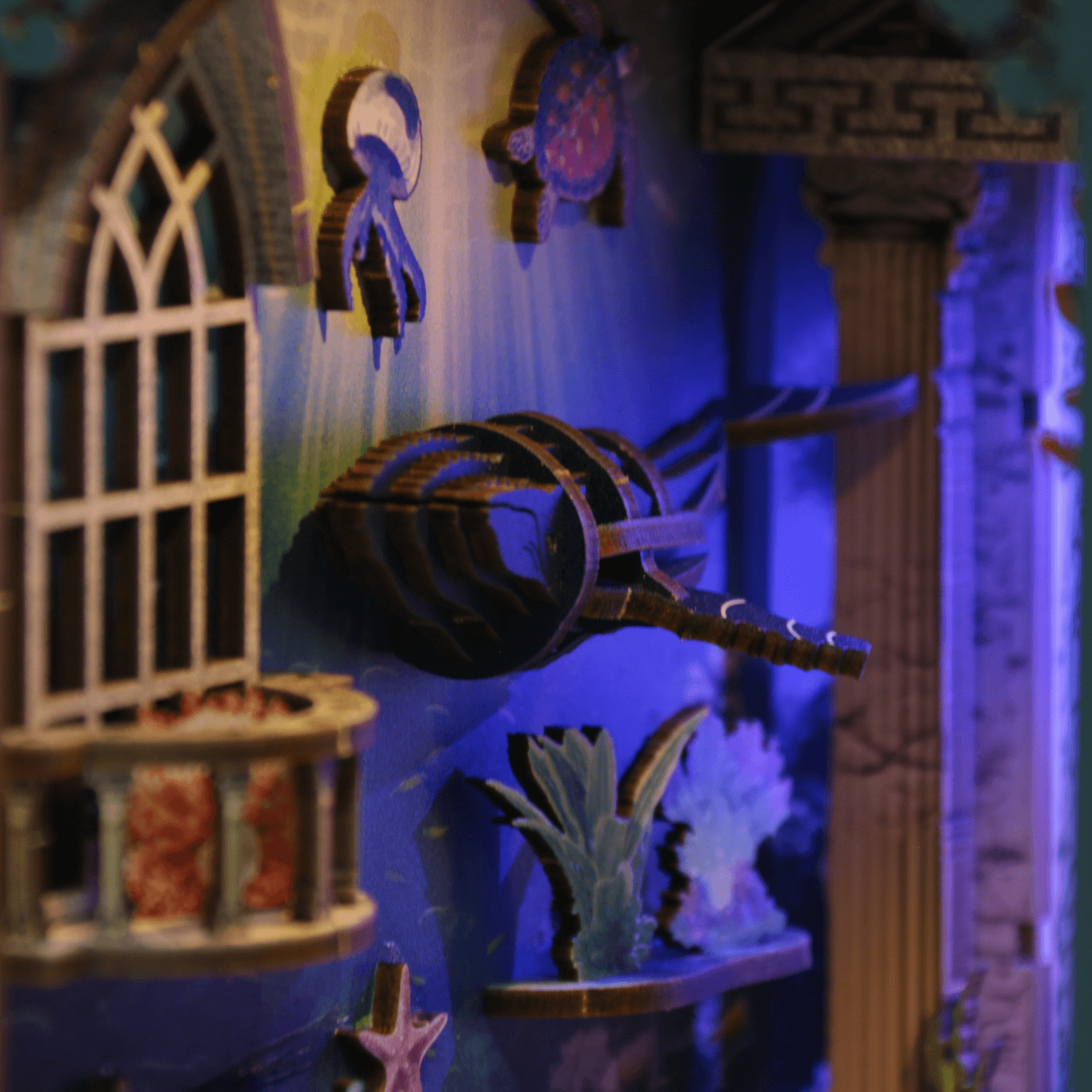 magicholz-deep-sea-treasures-book-nook-bausatz-mit-licht image 8