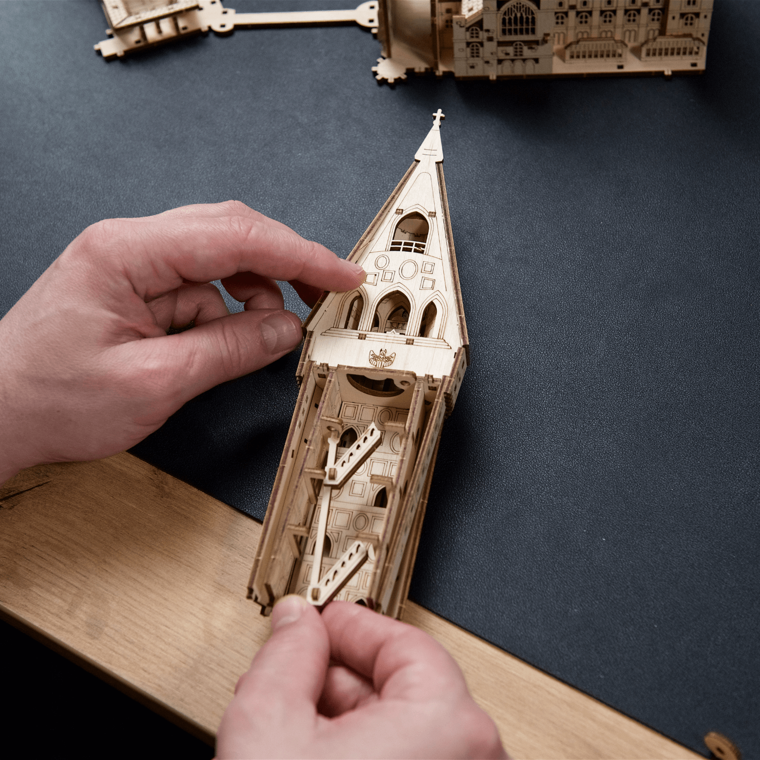 magicholz-hogwarts-starter-kit-holzbausatz-mit-werkzeug image 8