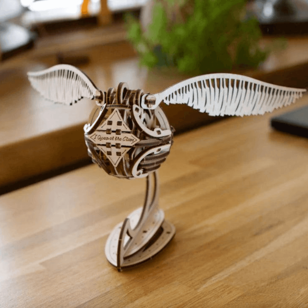 magicholz-3d-puzzle-goldener-schnatz-harry-potter-holzmodell-federzug image 1
