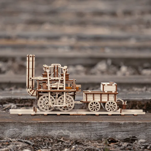magicholz-locomotion-1-dampfzug-holzbausatz-lok image 1