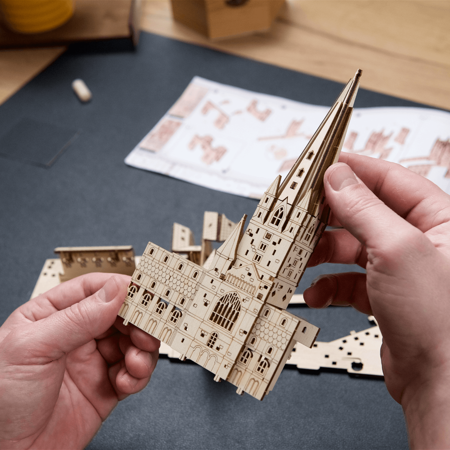 magicholz-hogwarts-starter-kit-holzbausatz-mit-werkzeug image 7