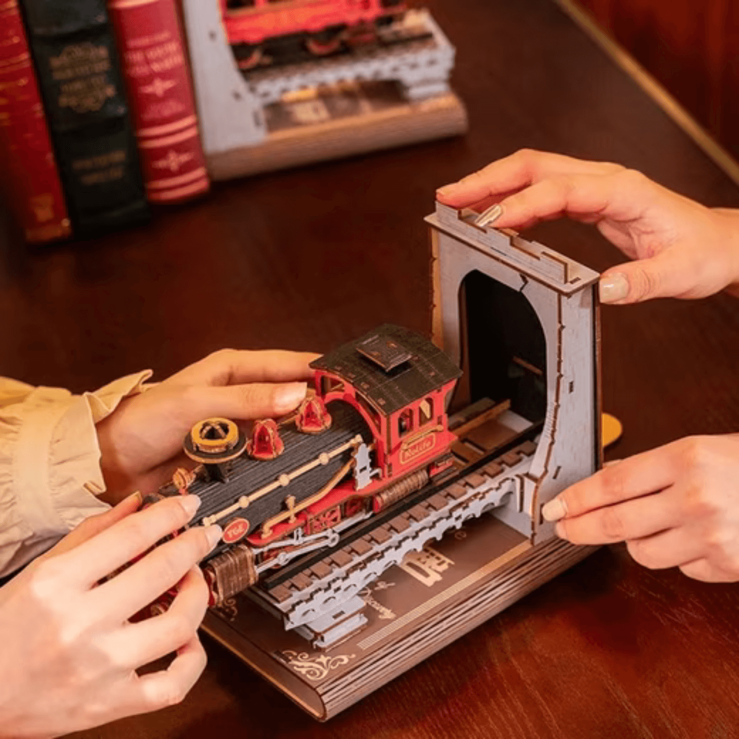 magicholz-book-nook-century-train-lok-313-teile-holzbausatz image 8