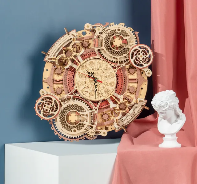 magicholz-zodiac-wanduhr-kalender-holzbausatz-mit-quarzuhr image 1