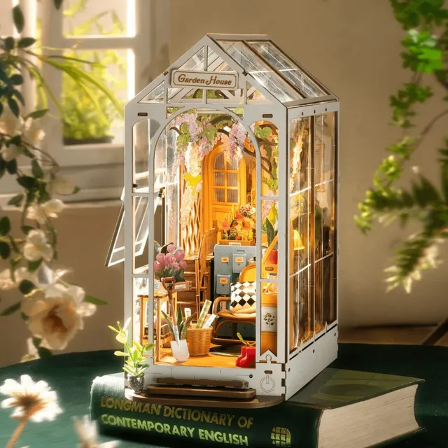 magicholz-rolife-gartenhaus-miniaturhaus-bausatz-mit-licht image 1