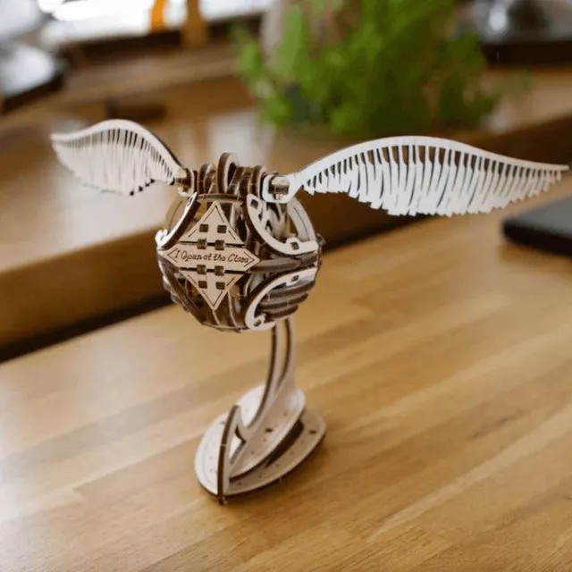 magicholz-3d-puzzle-goldener-schnatz-harry-potter-holzmodell-federzug image 1