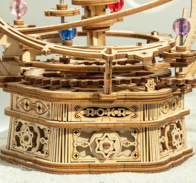 magicholz-mechanischer-bausatz-kleine-galaxie-spieluhr image 3