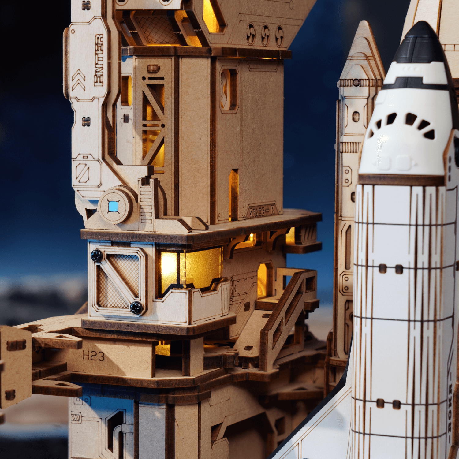 magicholz-space-shuttle-raketenstart-bausatz-holz-mit-licht image 7