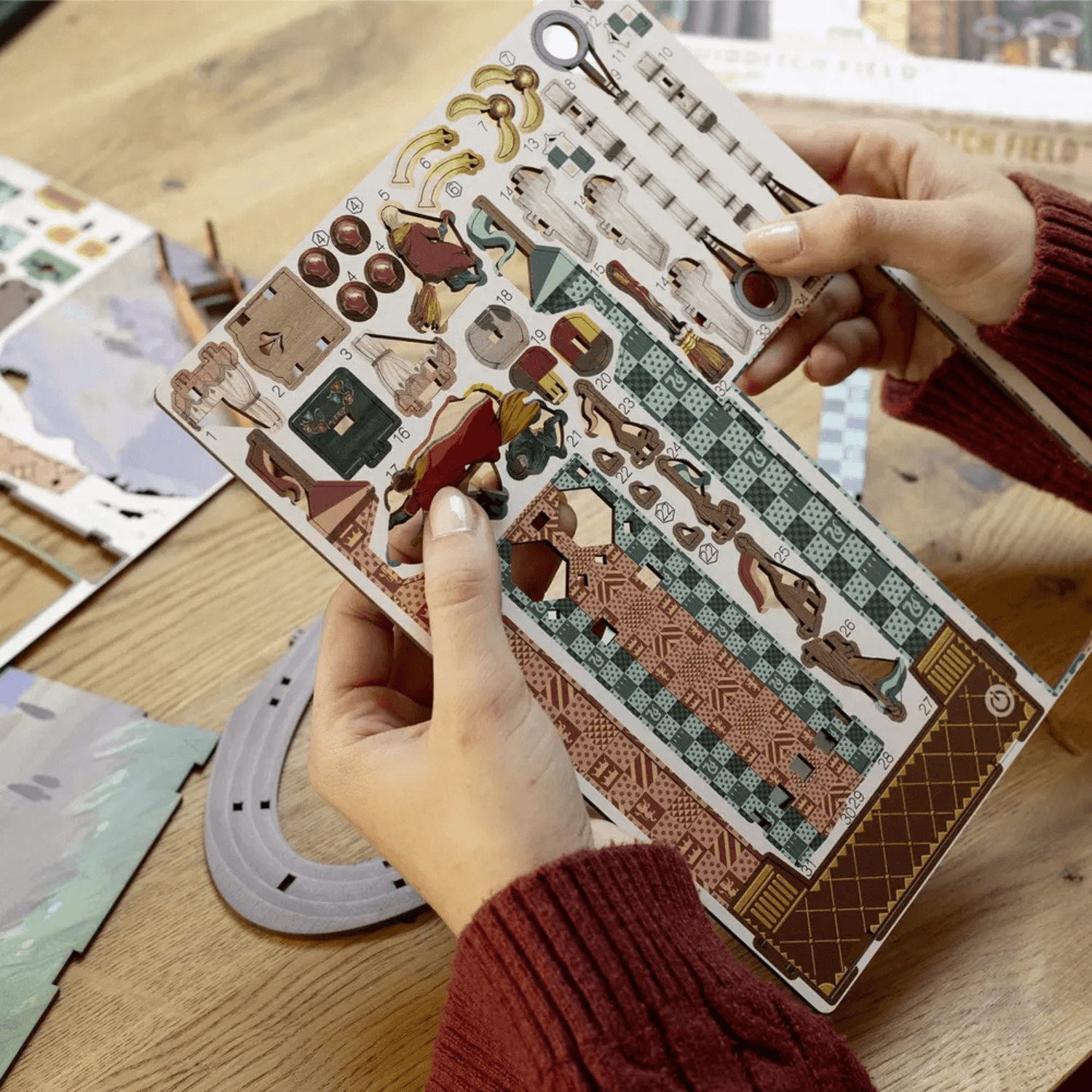 magicholz-3d-puzzle-quidditch-harry-potter-book-nook-mit-licht image 2