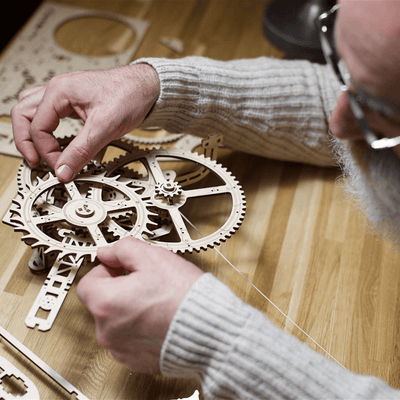 magicholz-mechanischer-bausatz-aero-wanduhr-mit-pendel image 2
