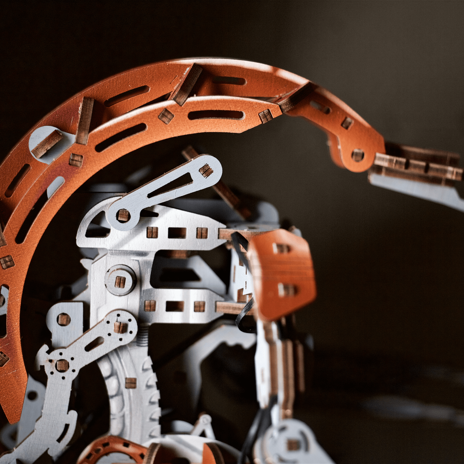 magicholz-mechanischer-bausatz-star-wars-droideka-holzmodell image 6