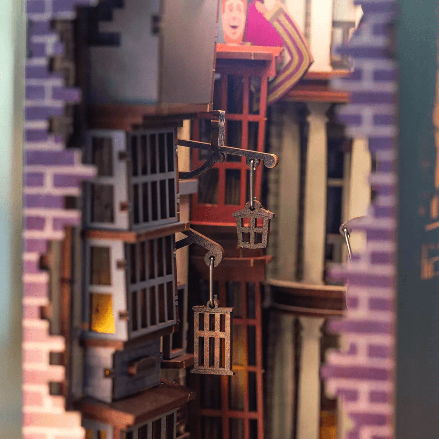 magicholz-3d-puzzle-harry-potter-winkelgasse-book-nook-mit-licht image 4