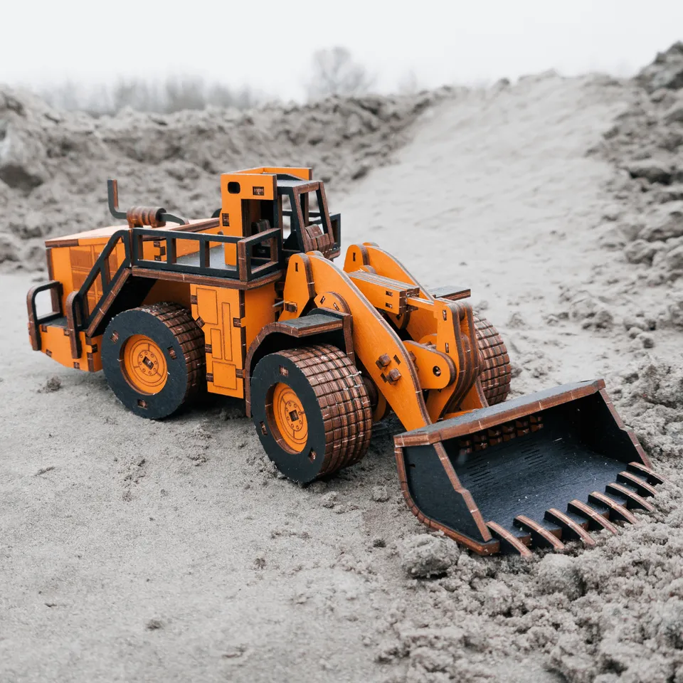 magicholz-schaufellader-baumaschinen-holzbausatz-230-teile image 1