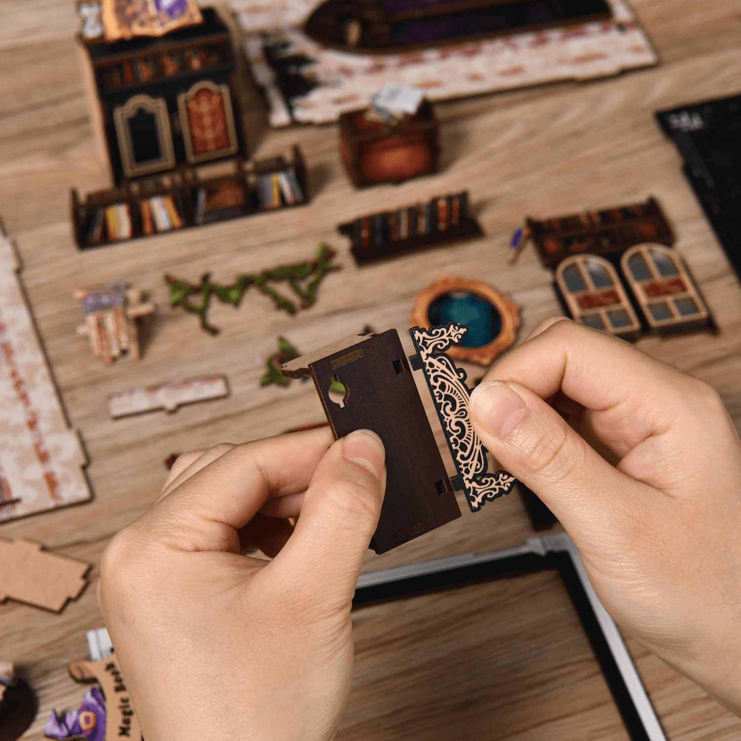 magicholz-book-nook-magic-book-of-spells-miniatur-mit-led image 2