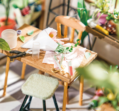 magicholz-emily-s-flower-shop-miniaturhaus-mit-led image 6