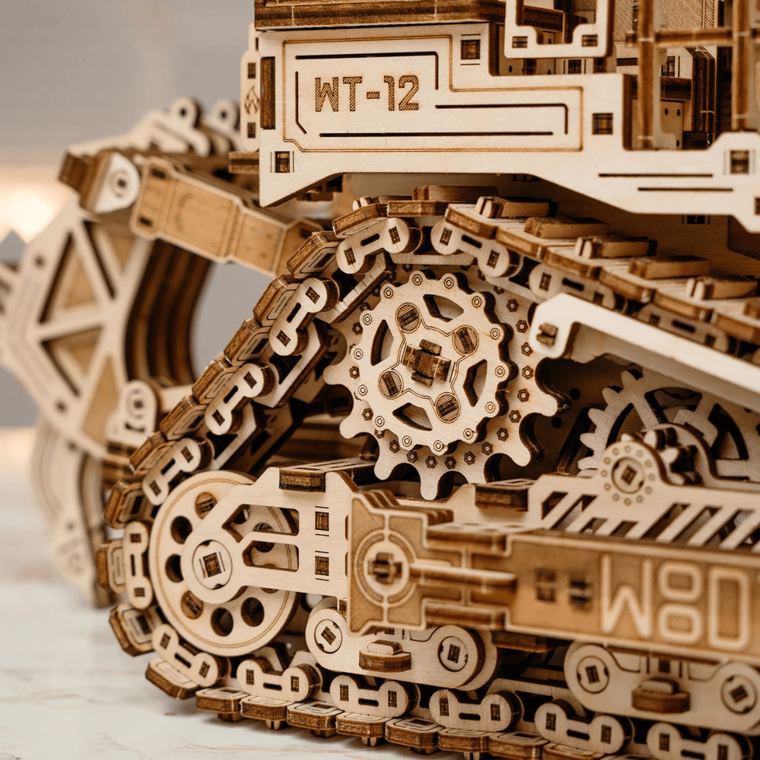 magicholz-terrain-titan-bulldozer-holzbausatz-1715-teile image 7