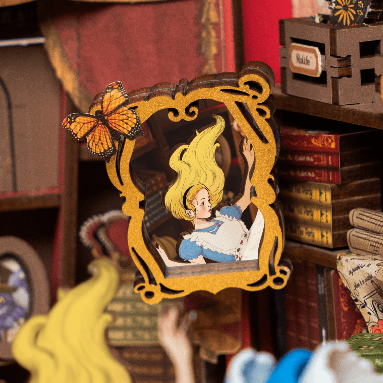 magicholz-alice-adventure-book-nook-led-b-cherecke-holzbausatz image 6