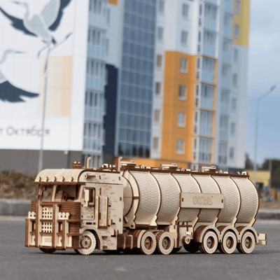 magicholz-mechanischer-bausatz-road-king-lkw-mit-auflieger-holz image 5